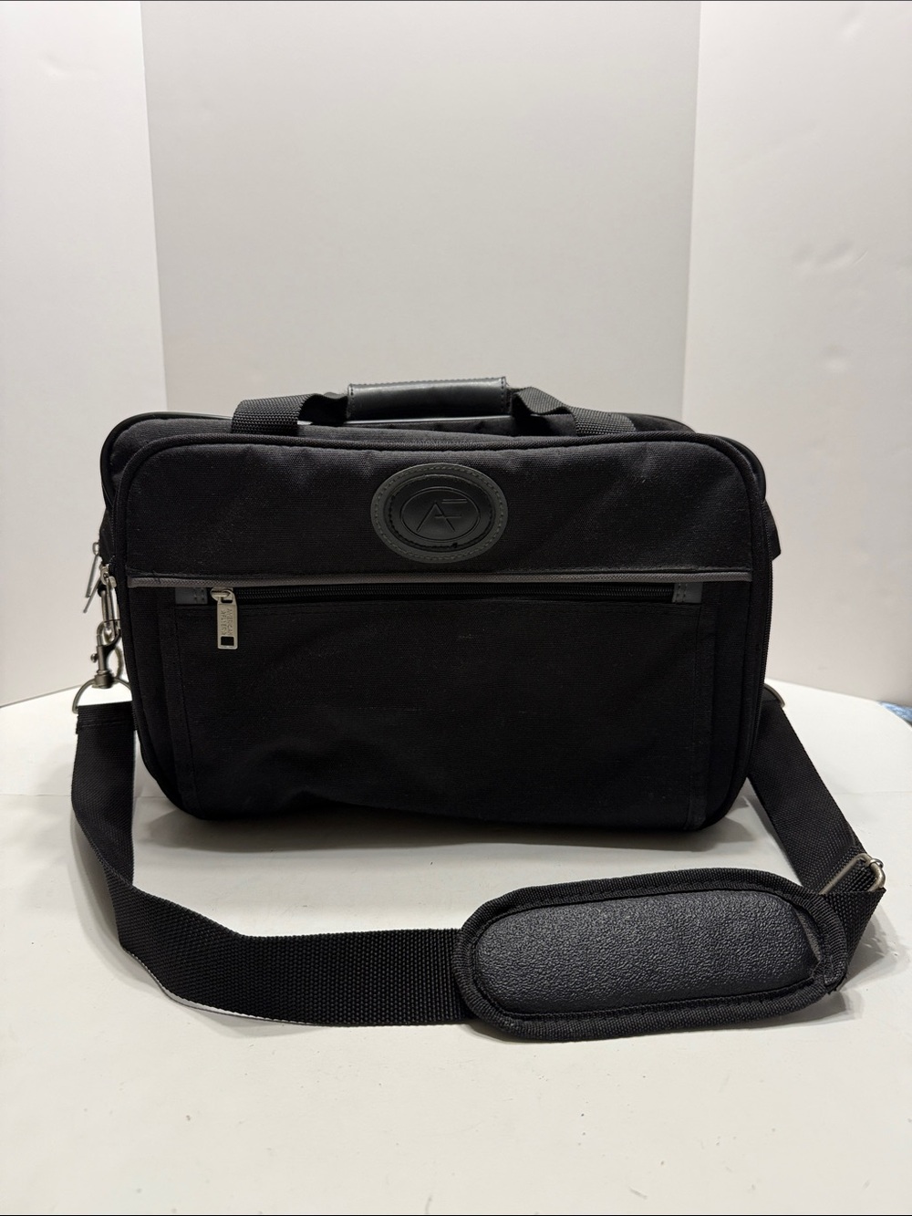 American Flyer Black Men's Laptop Messenger Bag with Adjustable Shoulder Strap